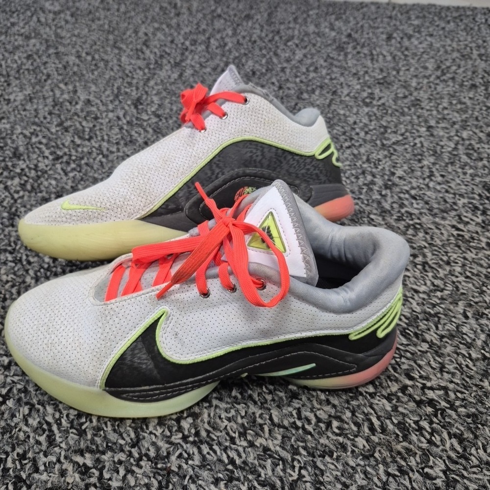 Nike LeBron XXII 'Crown Jewel' White Volt Glow FZ1094-101 Men's Size: 8.5